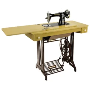 Máquina De Costura Pretinha B3 Fly Com Móvel 17pc 2 Gavetas E Pedal de Ferro Elgin - Máquina De Costura Com Móvel - Máqu