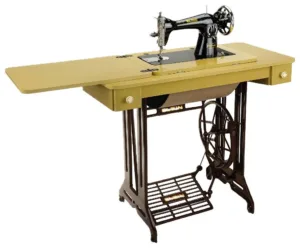 Máquina De Costura Pretinha B3 Com Móvel 17pc 2 Gavetas E Pedal de Ferro - Elgin - Máquina De Costura Com Móvel - Máquin